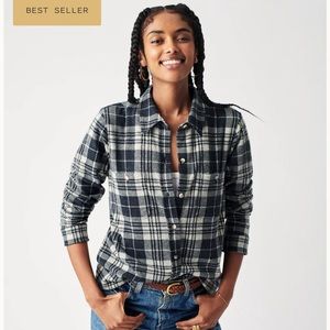 Faherty Sweater Shirt Navy Plaid size Small EUC